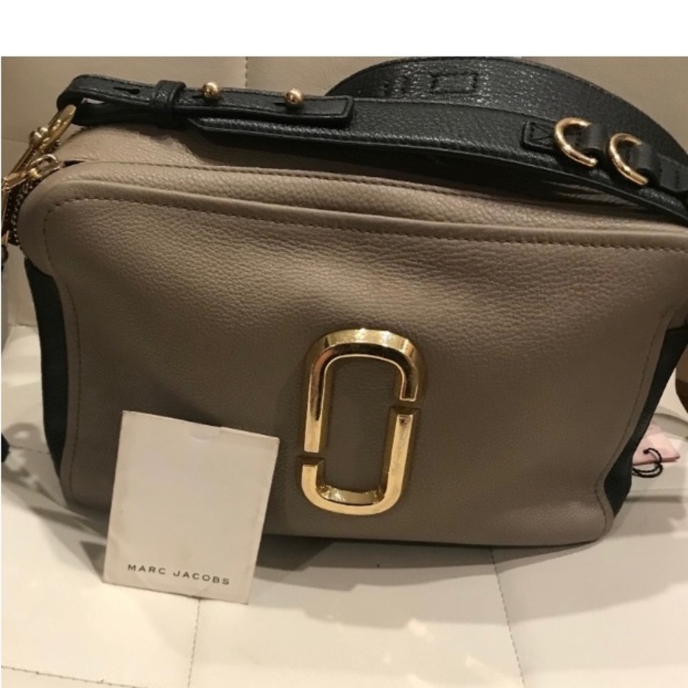Marc Jacobs Softshot 27